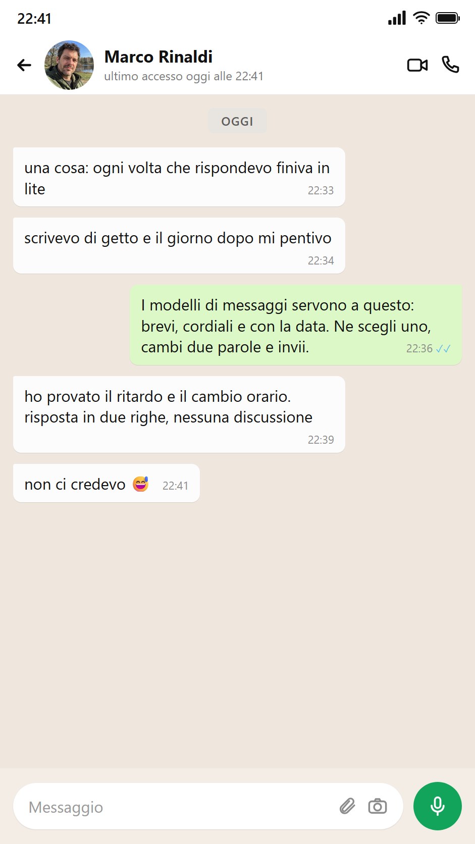 Un padre usa i messaggi neutri e le discussioni si accorciano